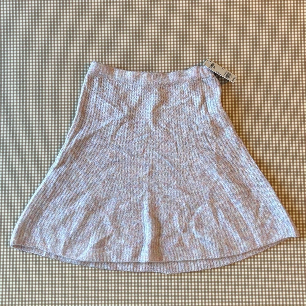 Oshkosh girl‎ sweater skirt. Size 7. NWT